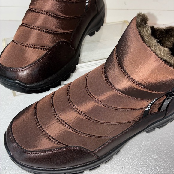 ❄️🥶Size:10 Brown Winter Cozy Boots with Durable Soles and Classic Design - Picture 10 of 13